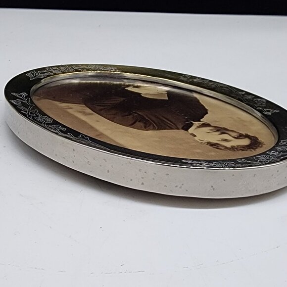 Antique Gold Tone Picture Frame Photograph of Victorian Woman Embossed Flowers 4 - Picture 8 of 11